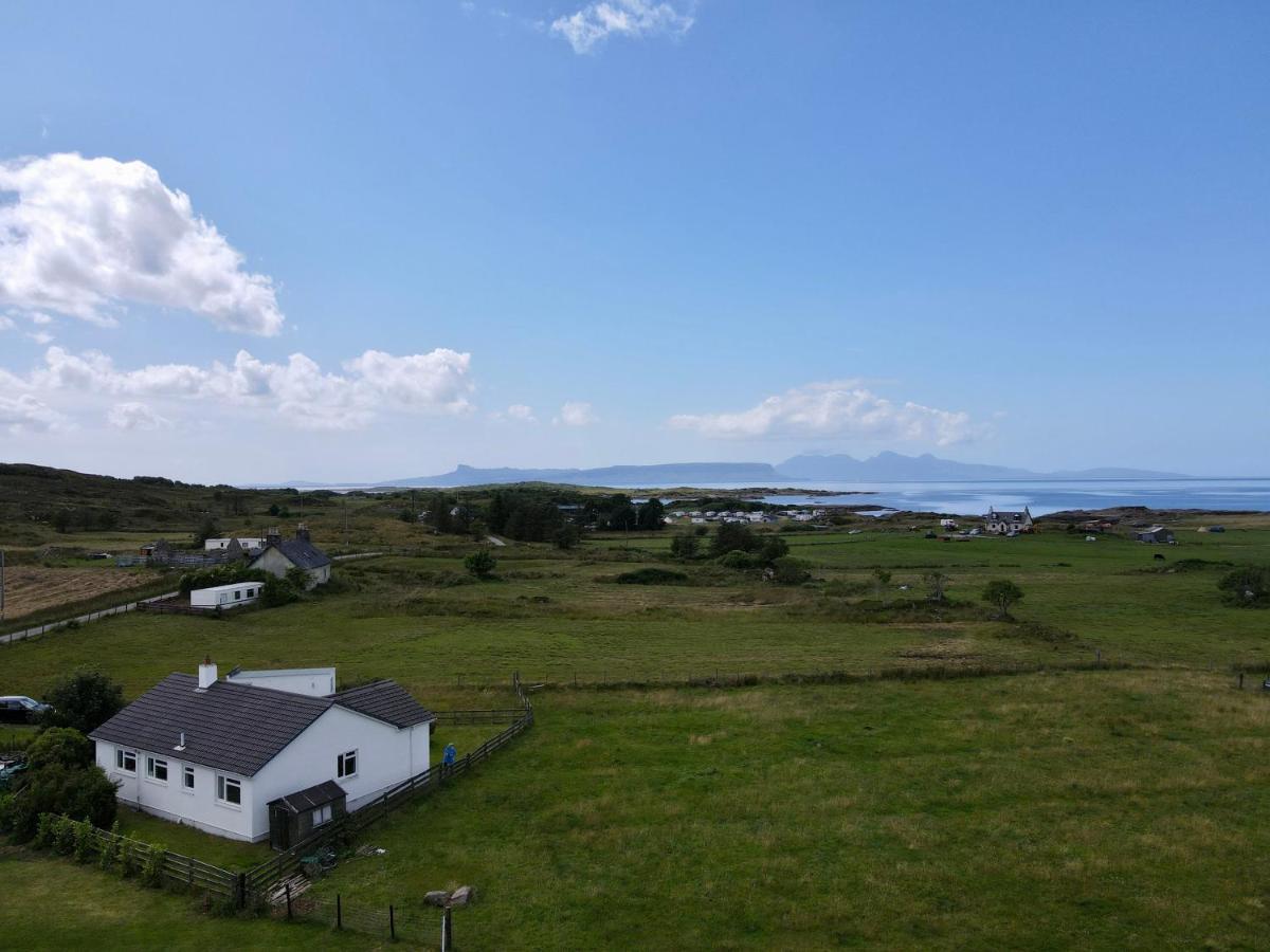 The Sheiling Holiday Home With Gorgeous Views Over The Isles 아리사이그 외부 사진