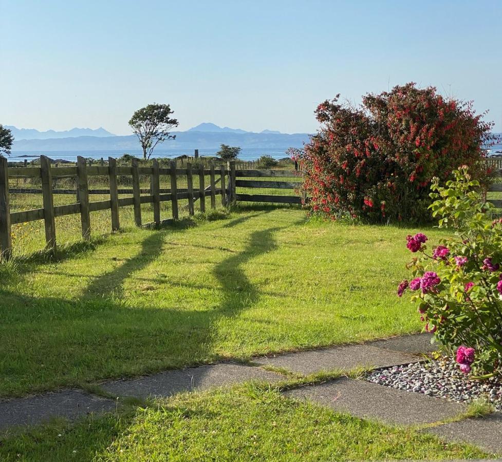 The Sheiling Holiday Home With Gorgeous Views Over The Isles 아리사이그 외부 사진