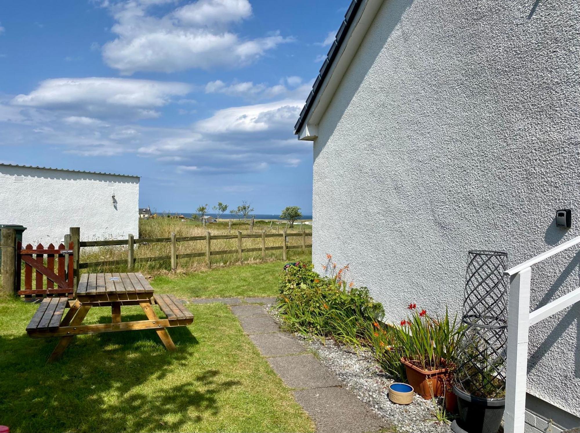 The Sheiling Holiday Home With Gorgeous Views Over The Isles 아리사이그 외부 사진