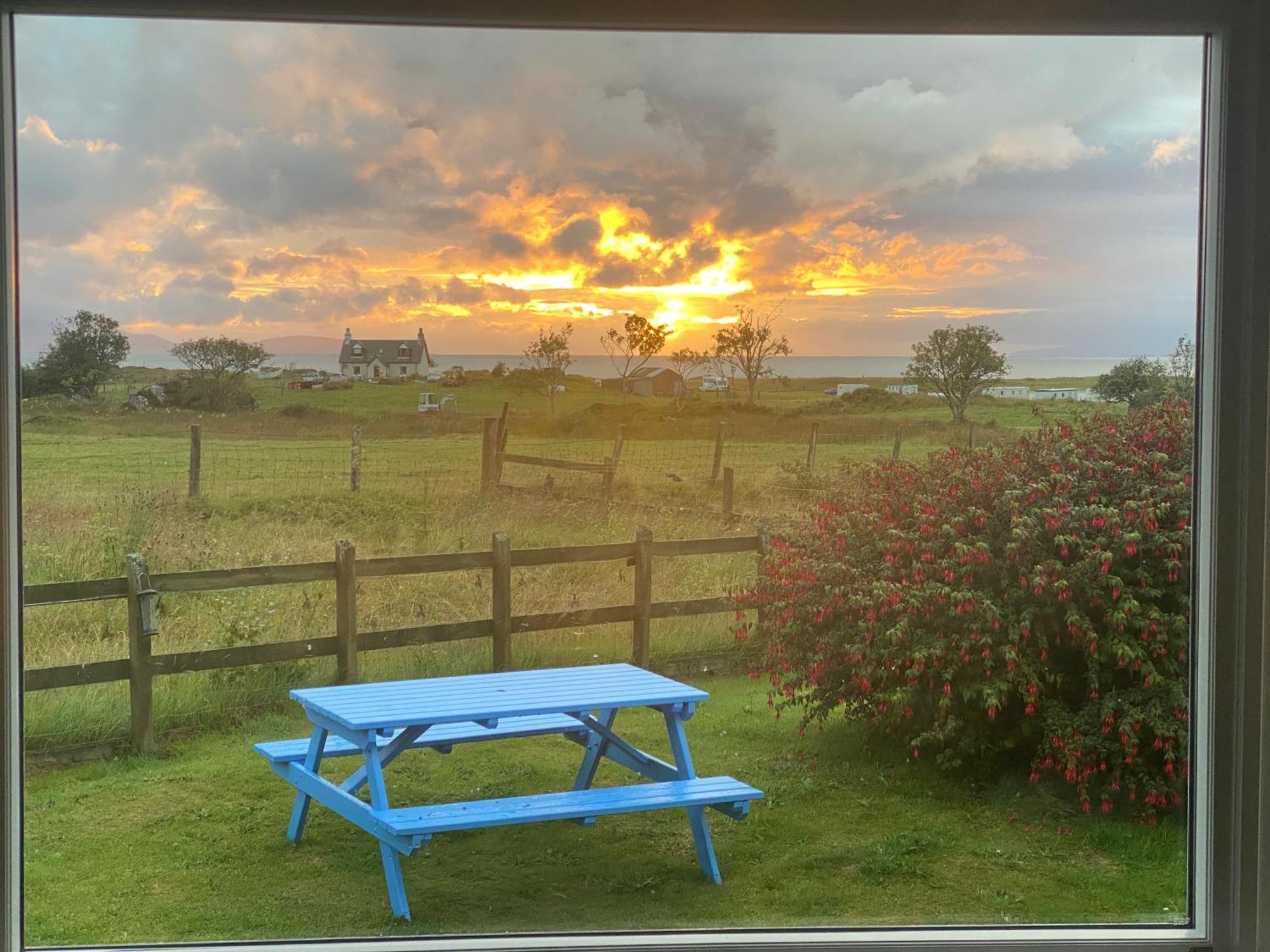 The Sheiling Holiday Home With Gorgeous Views Over The Isles 아리사이그 외부 사진