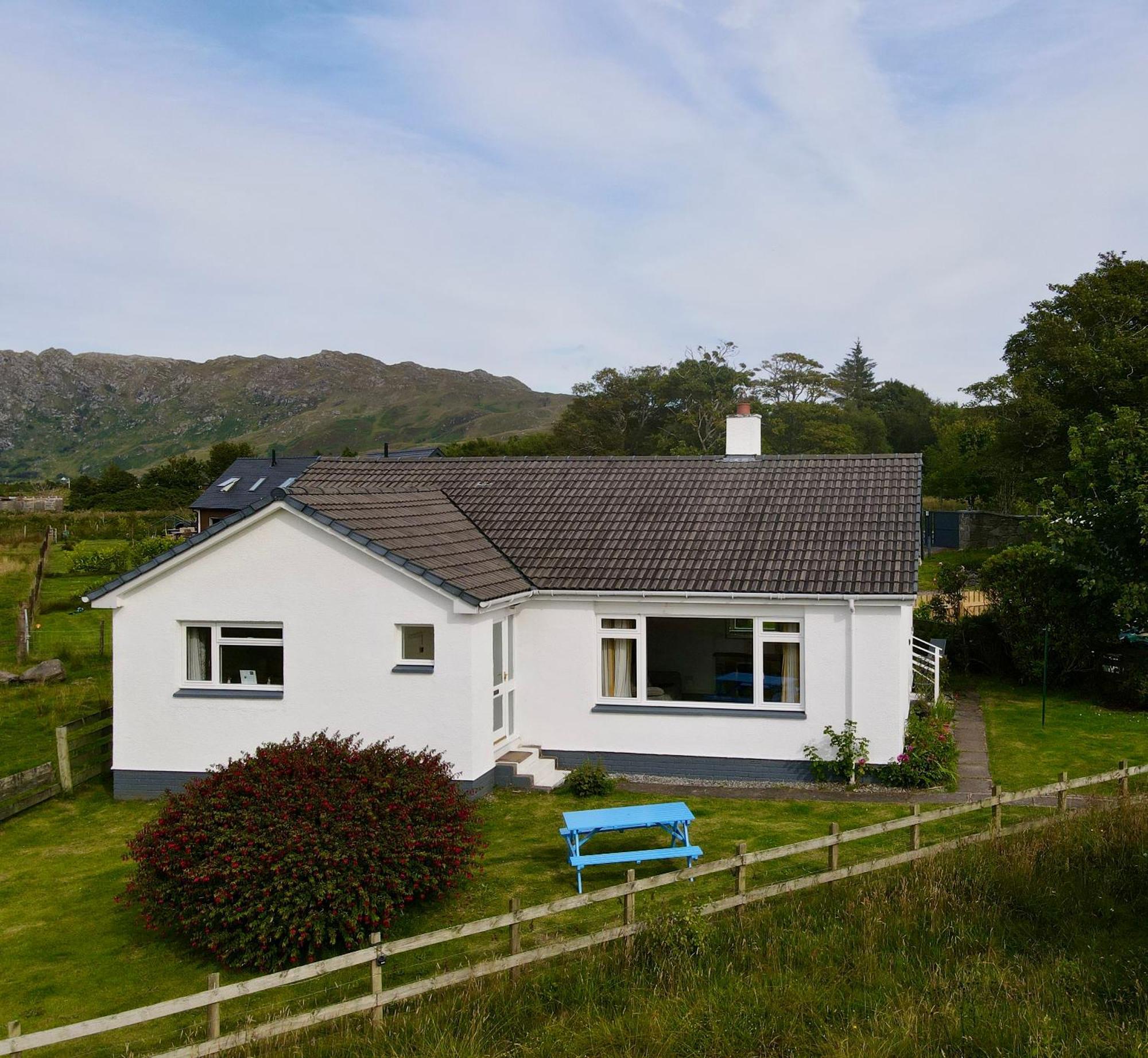 The Sheiling Holiday Home With Gorgeous Views Over The Isles 아리사이그 외부 사진