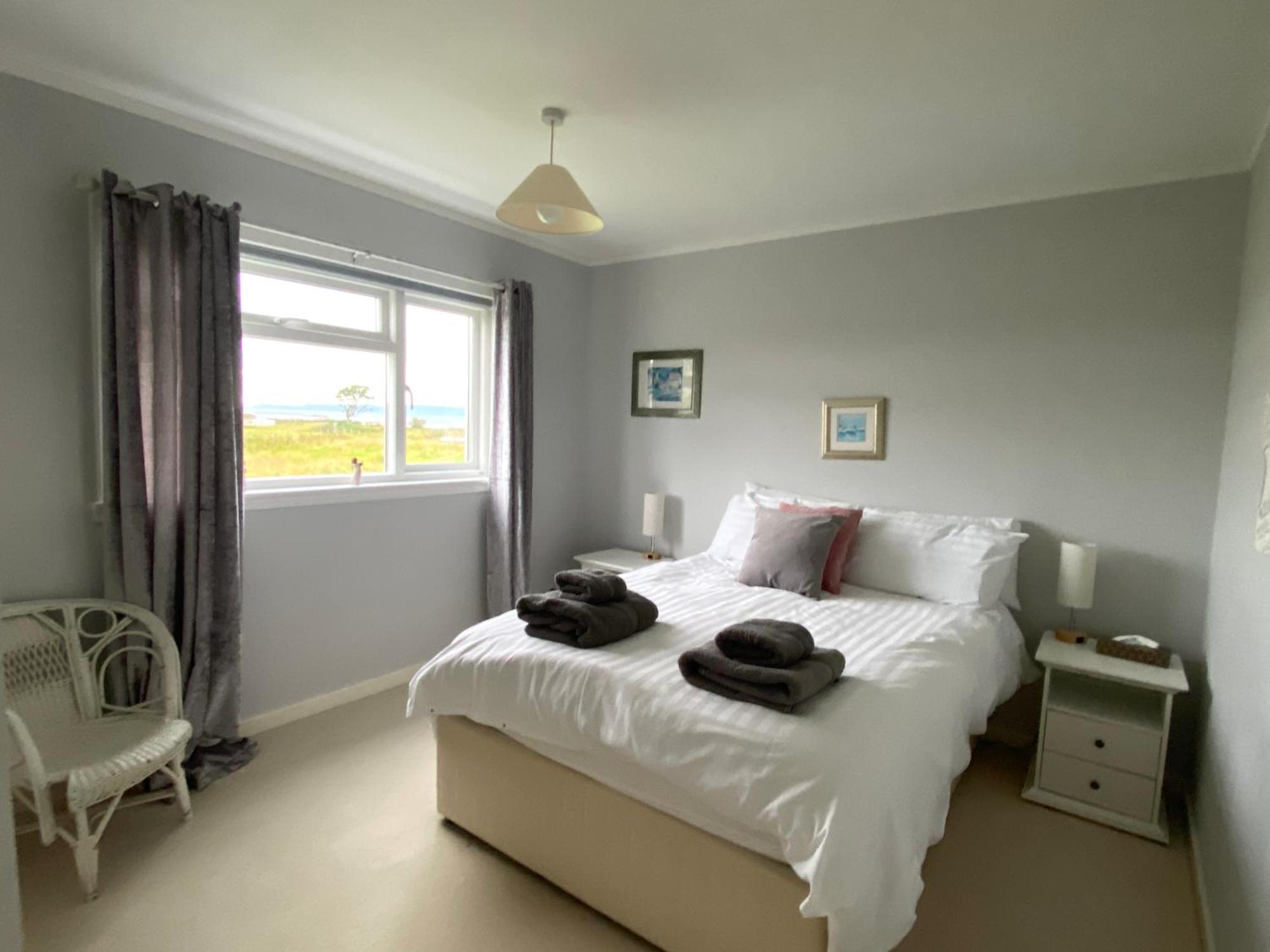 The Sheiling Holiday Home With Gorgeous Views Over The Isles 아리사이그 외부 사진